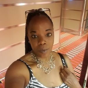 Meet your Posher, Crystal